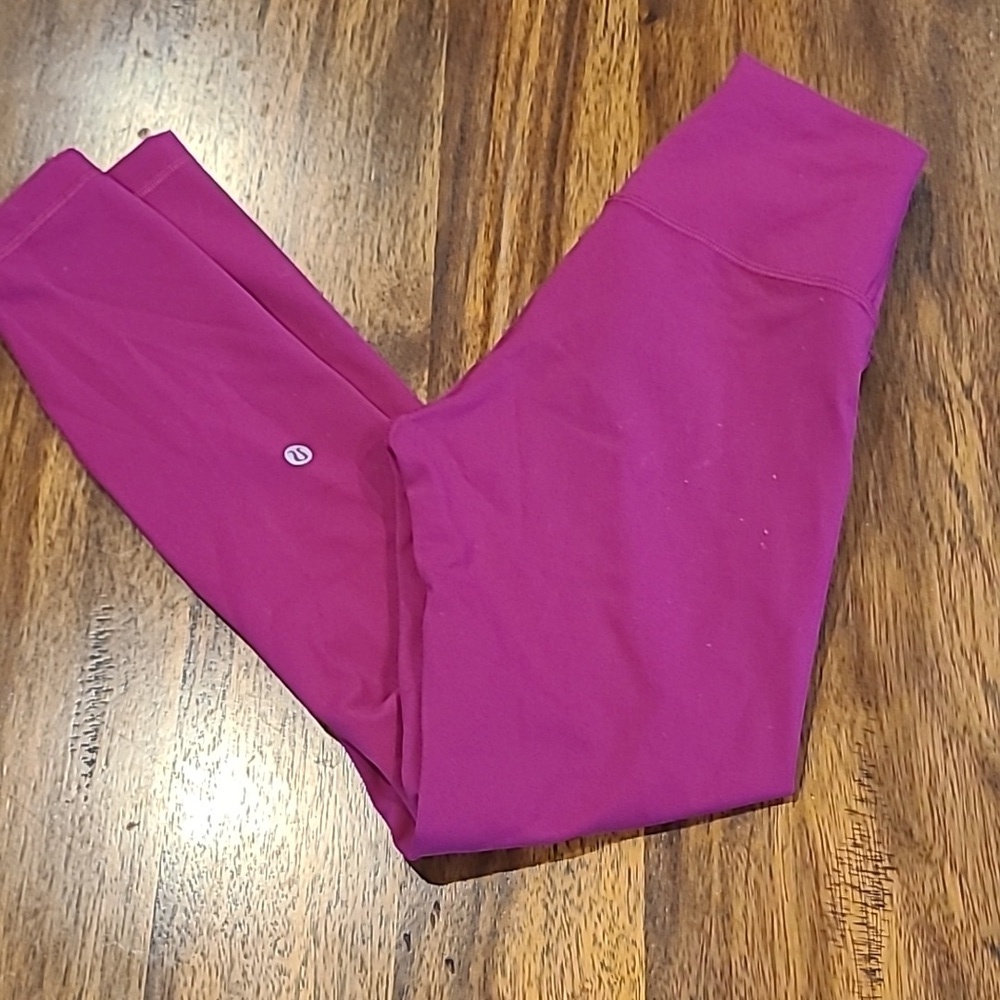 Lululemon wonder train HR tight 25” Size 4